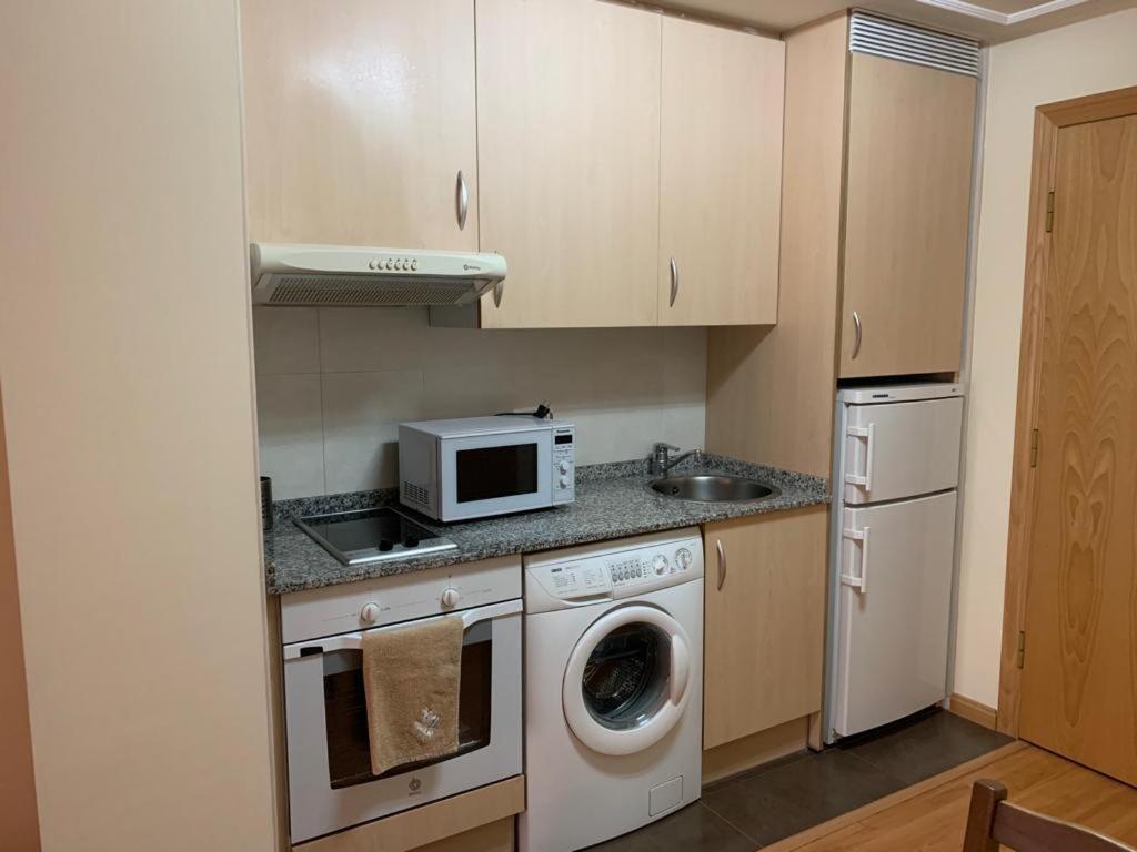 Apartamento Mota-2 Huca-Los Prados; Parking Y Wifi Gratis 奥维耶多 外观 照片