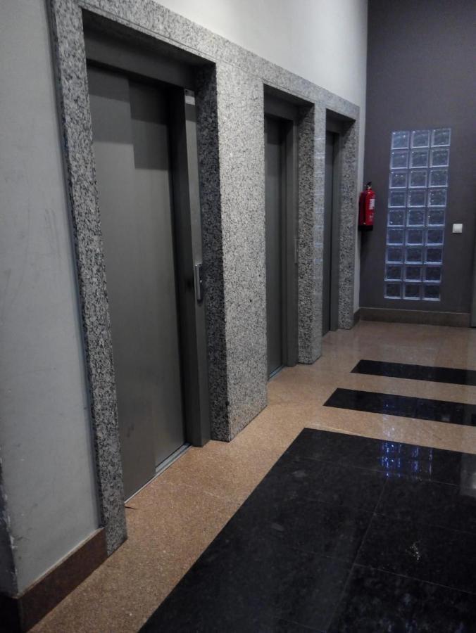 Apartamento Mota-2 Huca-Los Prados; Parking Y Wifi Gratis 奥维耶多 外观 照片
